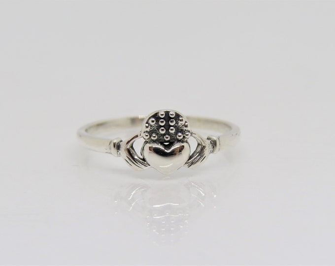 Vintage Claddagh Sterling Silver Ring Size 7