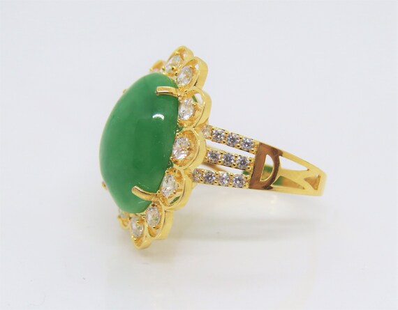 Vintage 18K Solid Yellow Gold Oval Green Jadeite … - image 3