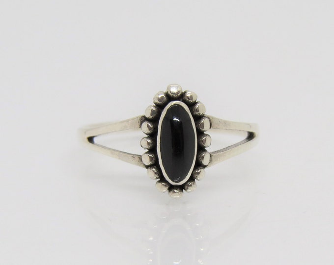 Vintage Sterling Silver Black Oynx Ring Size 8