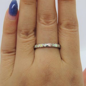 Anillo vintage de plata de ley con incrustaciones redondas y cuadradas de ópalo, talla 6 imagen 6