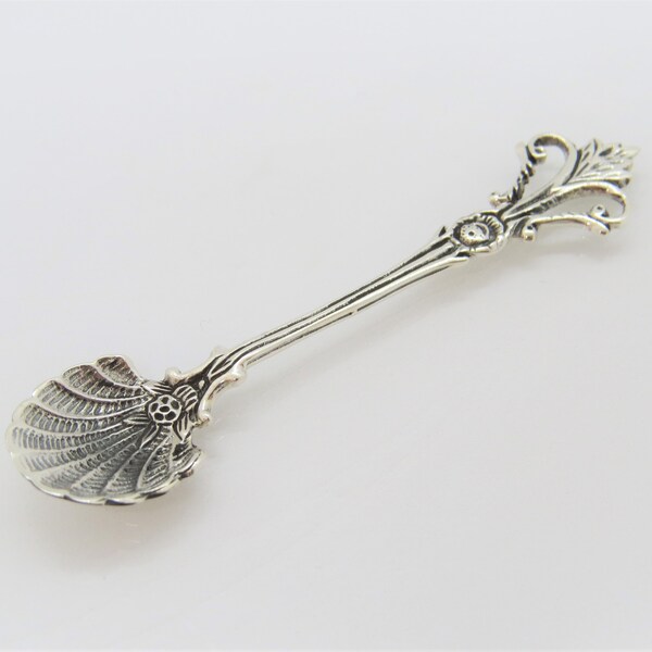 Vintage Sterling Silver Victorian Salt Spoon