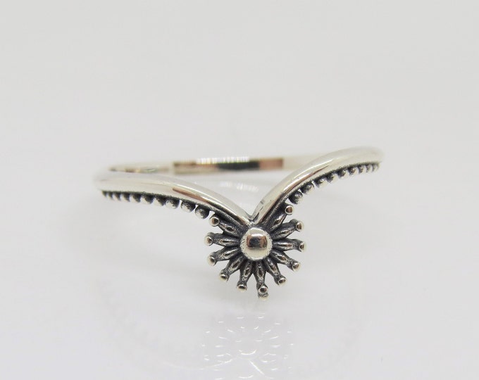 Vintage Sterling Silver V Shape Ring Size 8