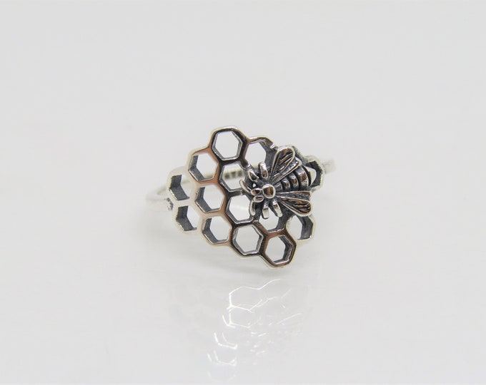 Vintage Sterling Silver Bee & Honeycomb Ring Size 5