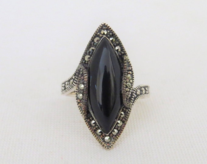 Sterling Silver Black Onyx & Marcasite Ring.