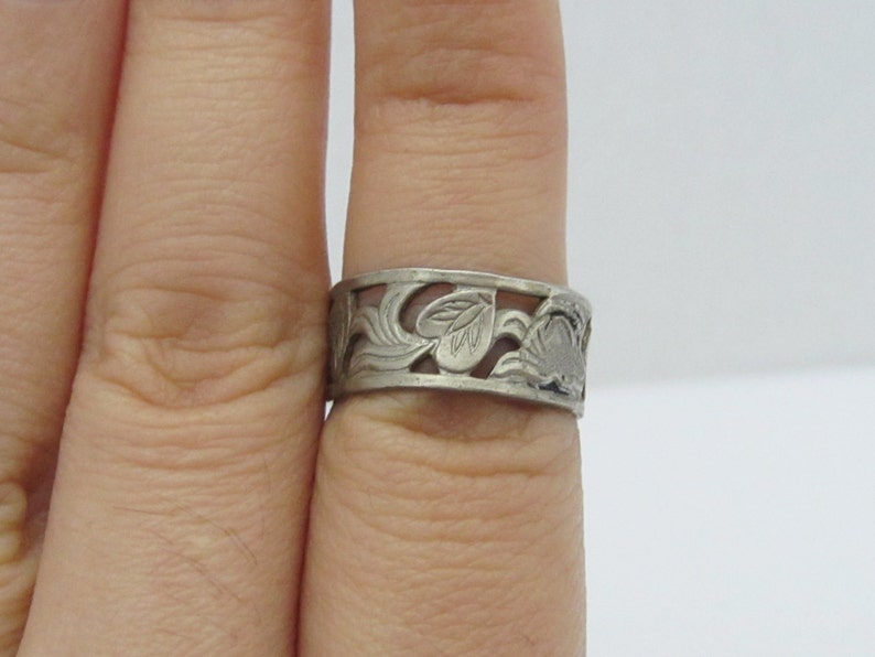 Antique Art Deco Sterling Silver Engraved Leaf Band Ring Size 6