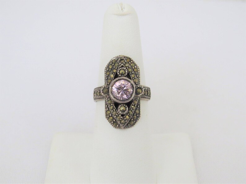 Vintage Sterling Silver Pink Topaz /& Marcasite Dome Ring Size 7