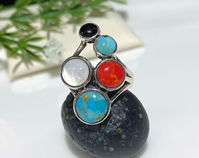 Vintage Sterling Silver Mixed Sones Ring.