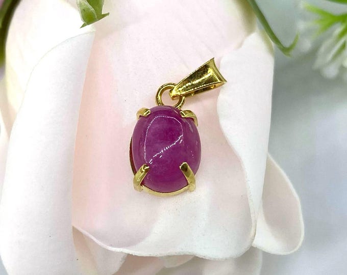 Vintage 14K Solid Yellow Gold Oval cut Natural Ruby Pendant.