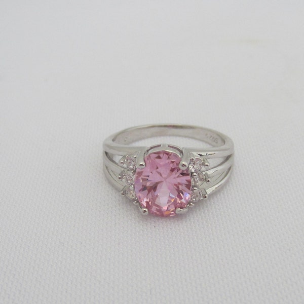Vintage Jewelry Pink & White Topaz Solitaire Ring Size 8