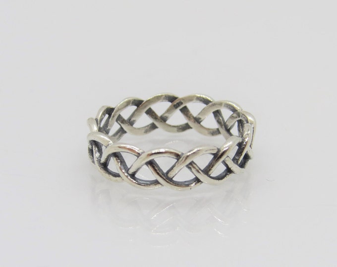 Vintage Sterling Silver Twisted Band Ring Size 8