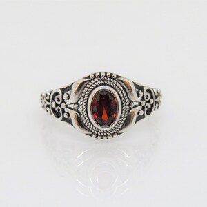 Sterling Silver Oval Garnet Filigree Ring.
