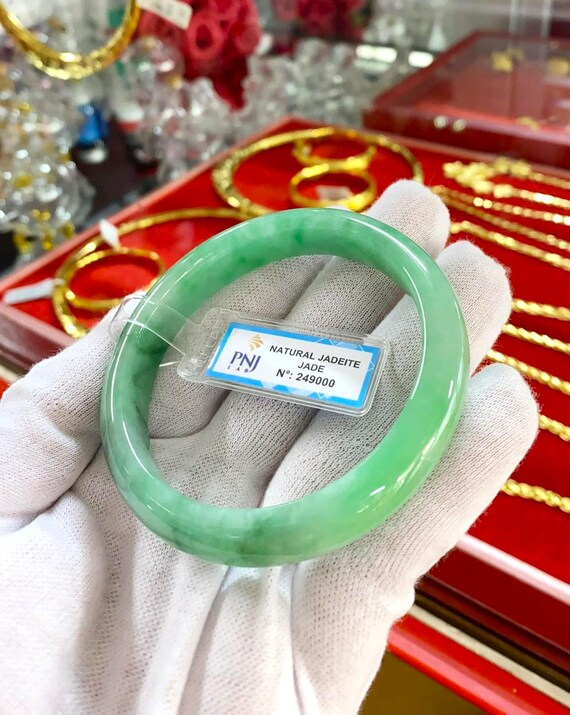 ヴィンテージ 半透明 天然グリーン ジェダイト 翡翠 バングル