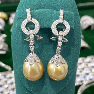 Vintage 18K White Gold Golden South Sea Pearl & Diamond Dangle Earrings