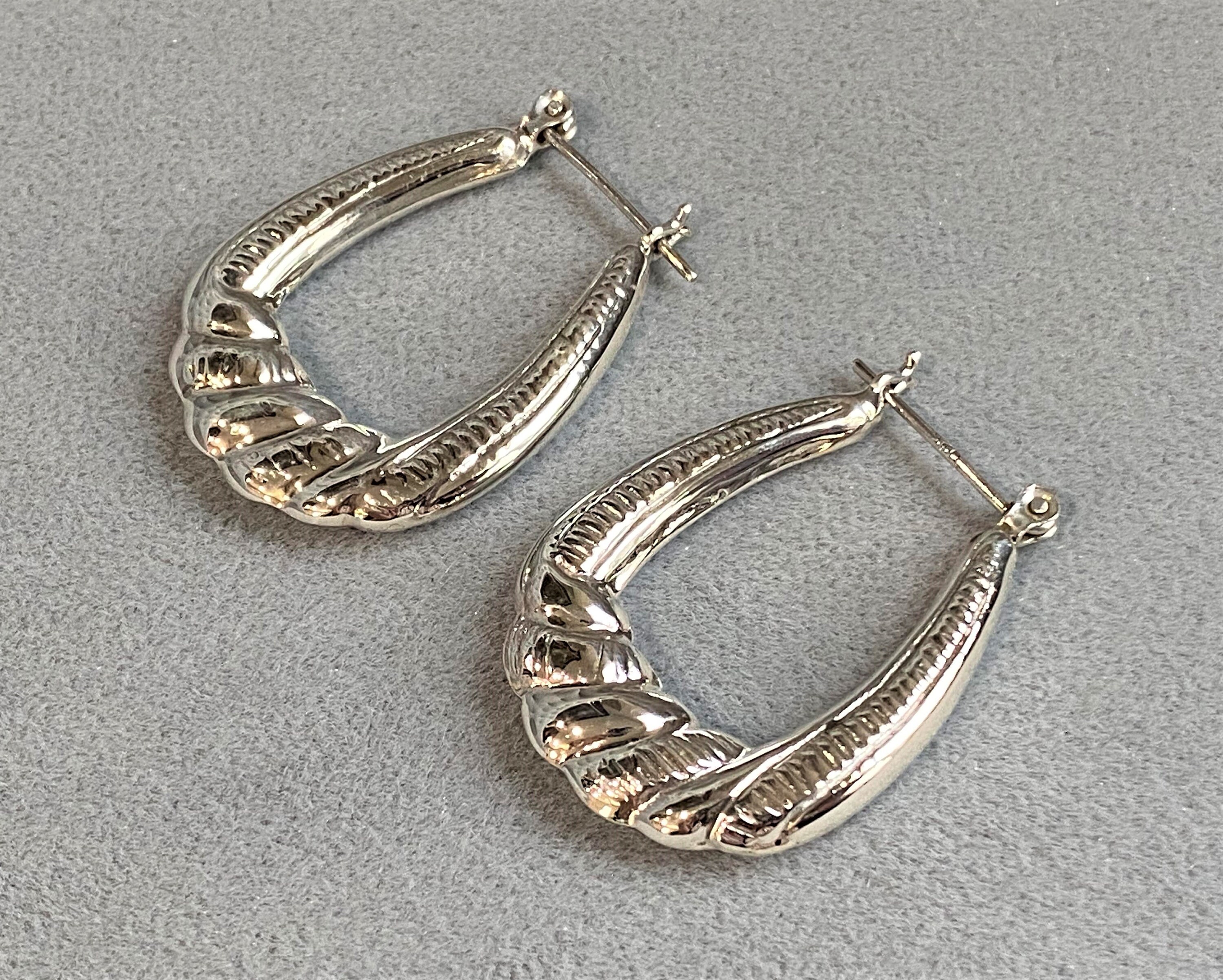 ピアス Epoxy-Colored Vintage Hoop Earrings #8290 Vintage 80s 90s Orange Oversized Plastic Hoop Earrings for