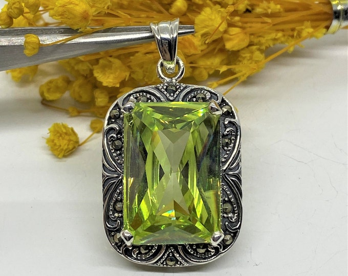 Vintage Sterling Silver Peridot & Marcasite Pendant.