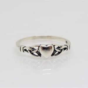 Vintage Sterling Silver Celtic Heart Ring Size 7