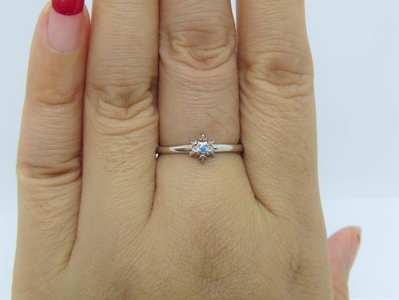 Vintage Sterling Silver Aquamarine Snowflake Tiny Ring Size 6