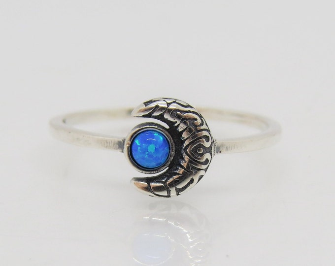 Vintage Sterling Silver Blue Opal Crescent Moon Ring Size 8