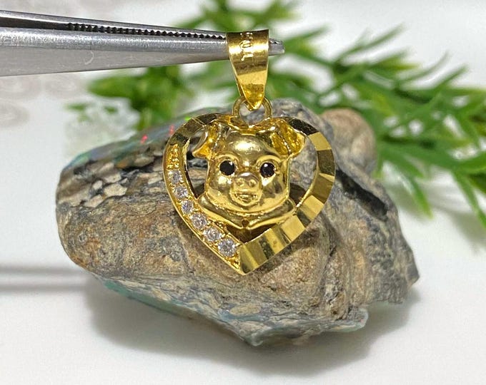 Vintage 18K Solid Yellow Gold White Topaz Pig Black Sapphire on Eyes Heart Pendant.