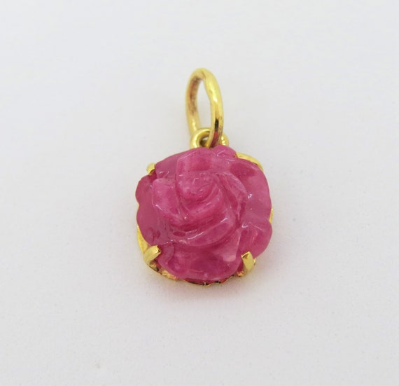 Vintage 18K Solid Gold Natural Ruby Carved Flower… - image 7