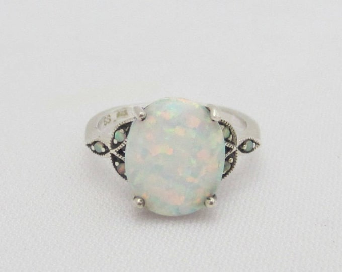 Vintage Sterling Silver White Opal Ring Size 10