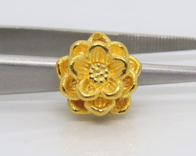 Vintage 24K 9999 Yellow Gold Lotus Charm Bead Pendant Make for Bracelet