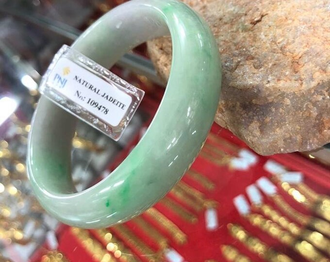Vintage Translucent Natural Green, White Jadeite Jade Bangle Bracelet 56.4MM