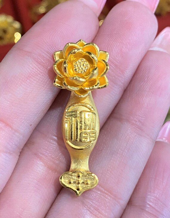 Vintage 24K 9999 Pure Gold Lotus Pendant. - image 2