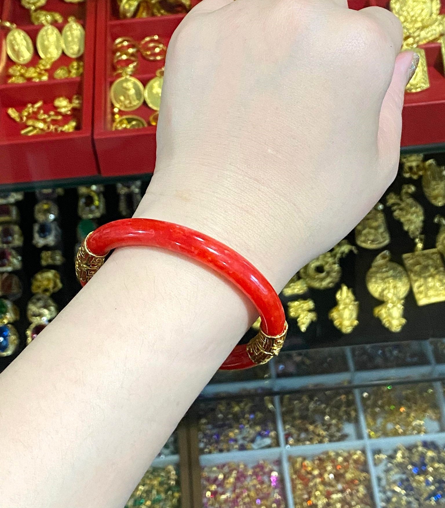 Vintage 15K 610 Solid Gold Translucent Red, Orange Jadeite Vintage 15K 610 Solid Gold Translucent Red, Orange Jadeite