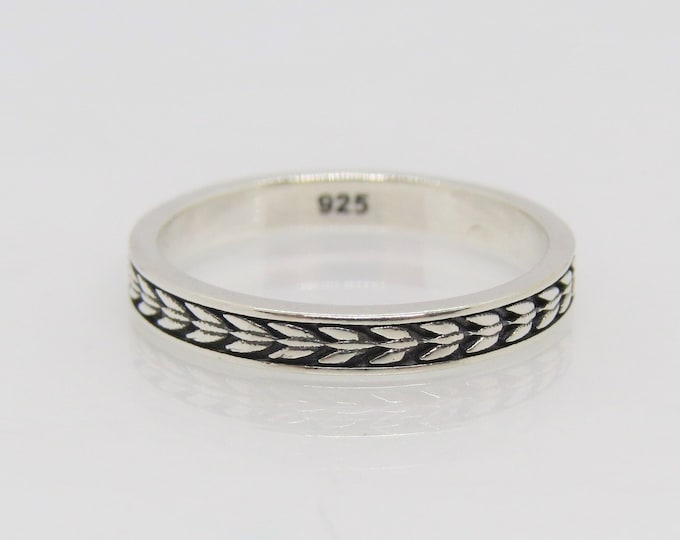 Vintage Sterling Silver Carved Band Ring Size 7