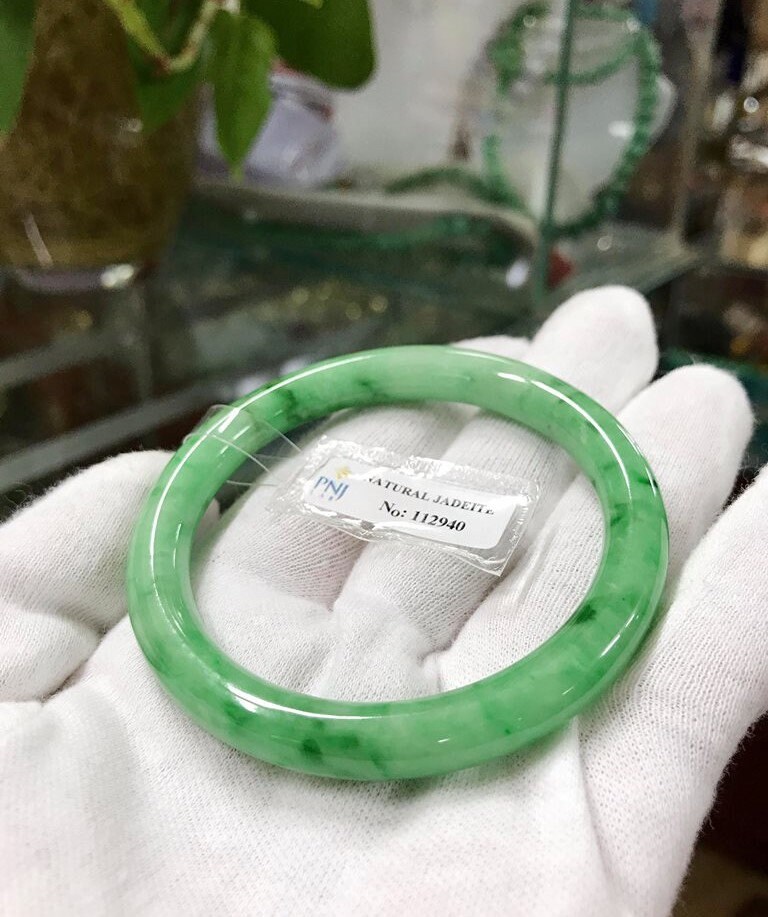 Vintage Translucent Natural Green Jadeite Jade Bangle Bracelet