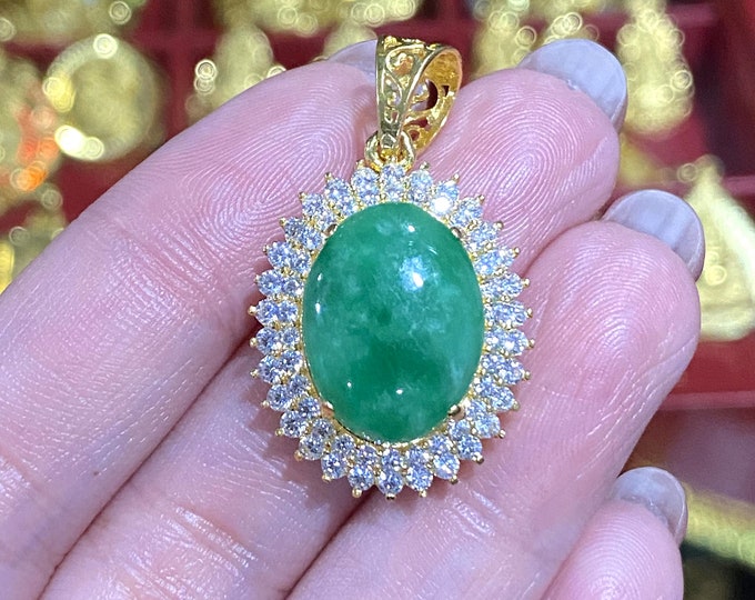 Vintage 15K 610 Solid Gold Green Jadeite Jade White Topaz Oval Pendant
