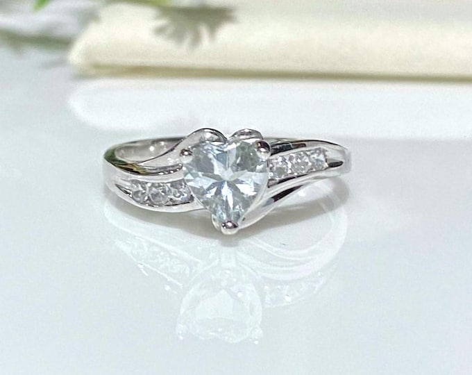 Vintage 10K Solid White Gold Aquamarine & White Topaz Ring Size 7