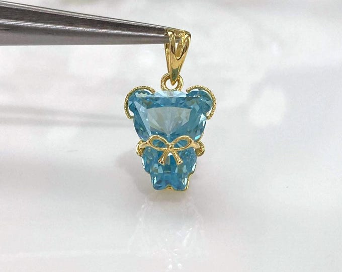 Vintage 15K 610 Solid Gold Aquamarine Bear Pendant.