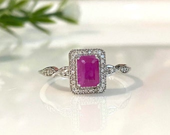 Vintage 14K Solid White Gold Natural Ruby & Diamond Ring Size 7
