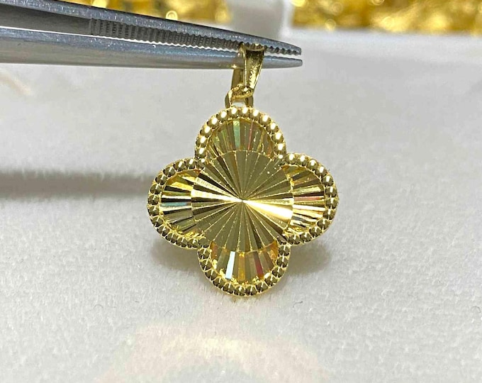 Vintage 24K 999 Solid Yellow Gold Clover Leaf Pendant.