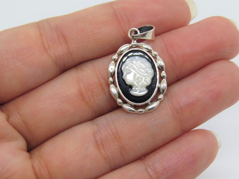 Vintage Sterling Silver Women Portrait Cameo Pendant