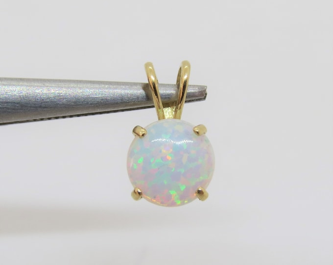 Vintage 14K Solid Yellow Gold Round cut White Opal Pendant