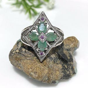Vintage Sterling Silver Natural Emerald & Rhodolite Ring Size 8 1/2