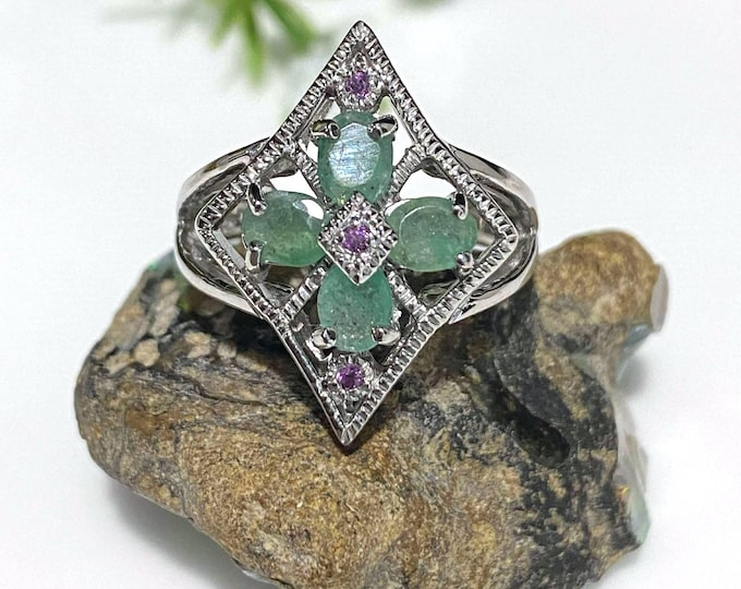 Vintage Sterling Silver Natural Emerald & Rhodolite Ring Size 8 1/2