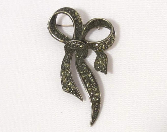 Vintage Cut Out Ribbon Bow Marcasite Sterling Silver Pin Brooch