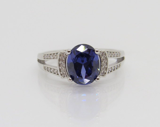 Sterling Silver Tanzanite & White Topaz Solitaire Ring.