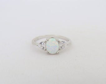 Vintage Sterling Silver White Opal & White Topaz Ring Size 9