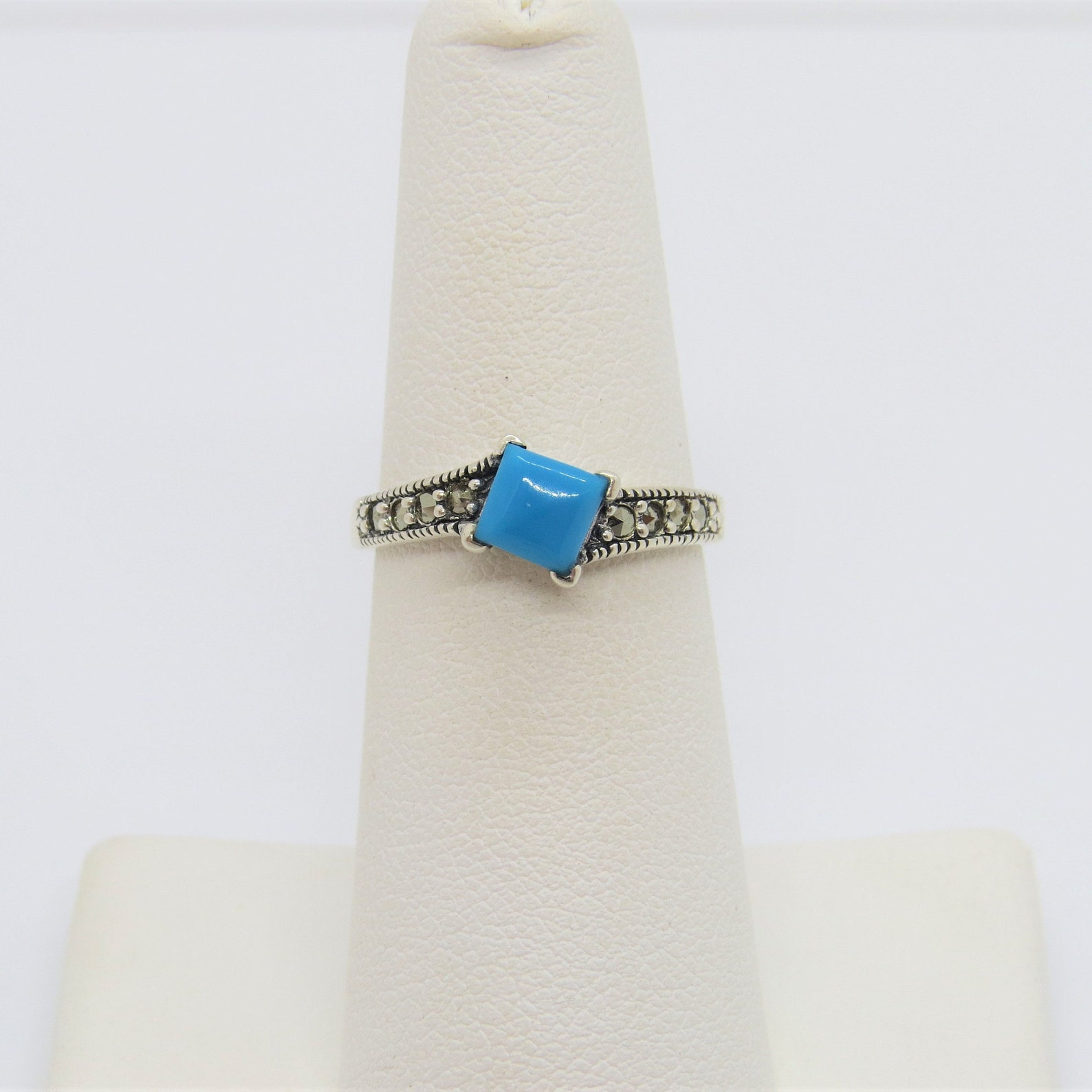 Zuni | Zuni Handmade Round Circle Cut Out Stud Earrings with Circle Tu