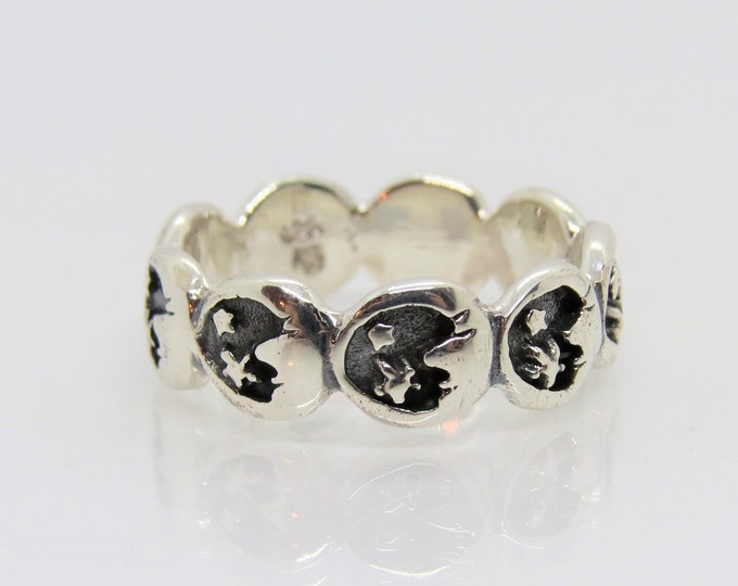 Vintage Sterling Silver Moon & Star Band Ring Size 7.