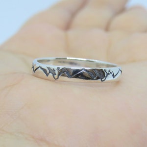 Vintage Sterling Silver Mountain Band Ring Size 9