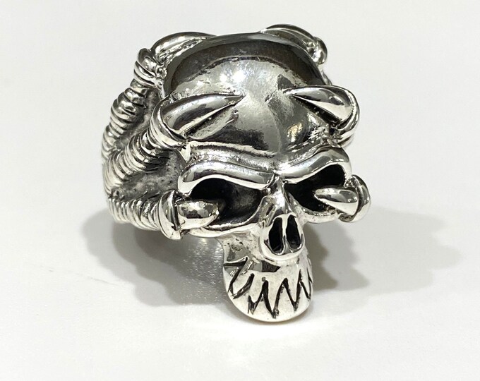 Vintage Sterling Silver Skull Ring Size 9.5