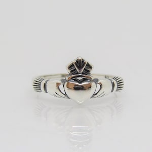 Vintage Claddagh Sterling Silver Ring Size 7