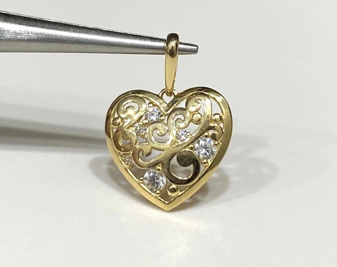 Vintage 14K Solid Yellow Gold White Topaz Heart Filigree Pendant.