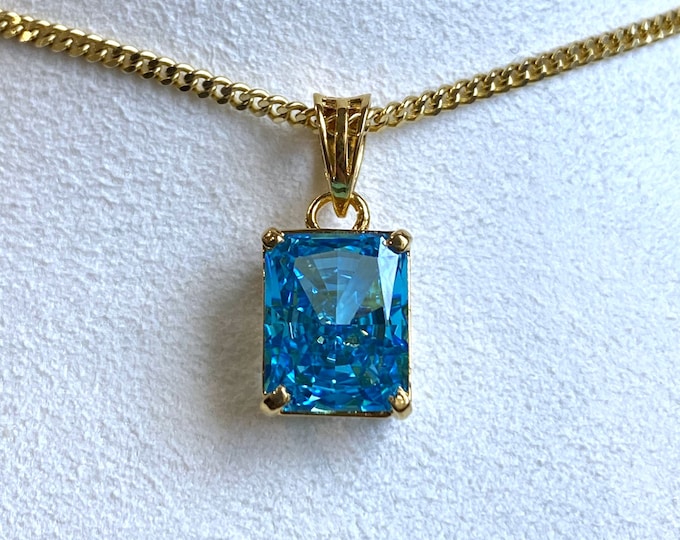 Vintage 15K 610 Solid Gold Blue Tourmaline Rectangular Pendant.